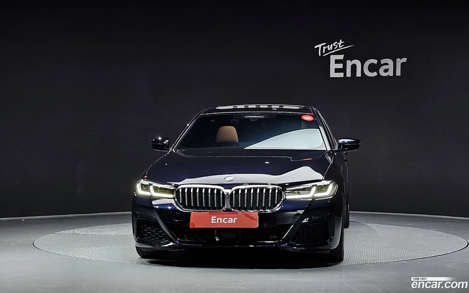 BMW 5 Series 520i M 2023 — миниатюра 3