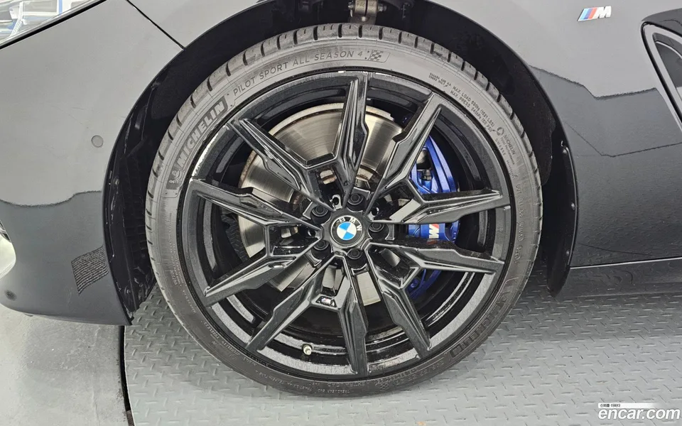 BMW 8 Series M850i xDrive 2023 — миниатюра 5