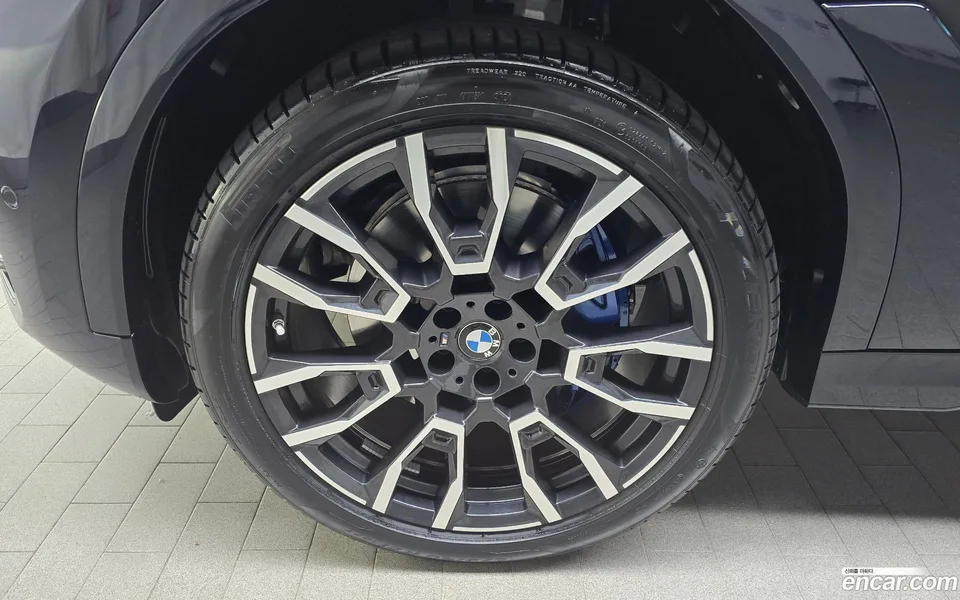 BMW X6 xDrive40i M 2025 — миниатюра 5