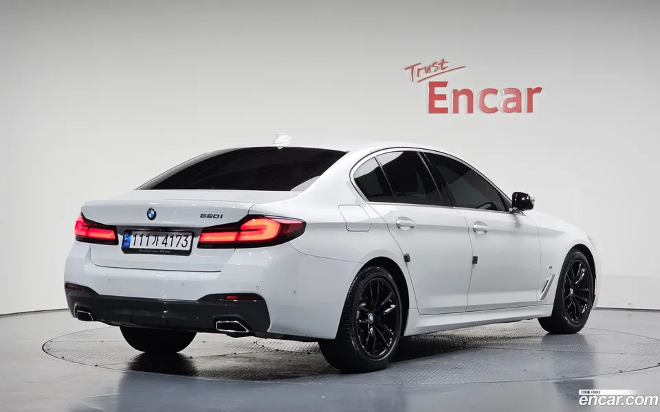 BMW 5 Series 520i M 2022 — миниатюра 2