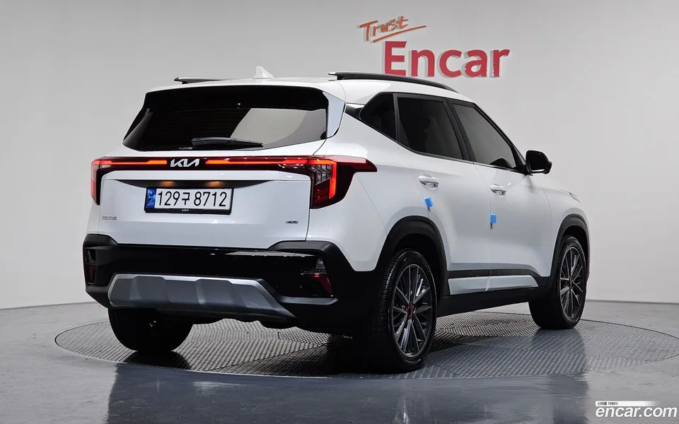 Kia Seltos 1.6 4WD 2023 — миниатюра 2