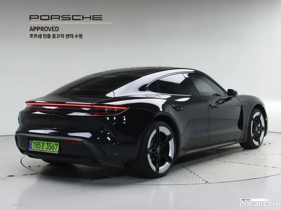 Porsche Taycan 2025 — миниатюра 2