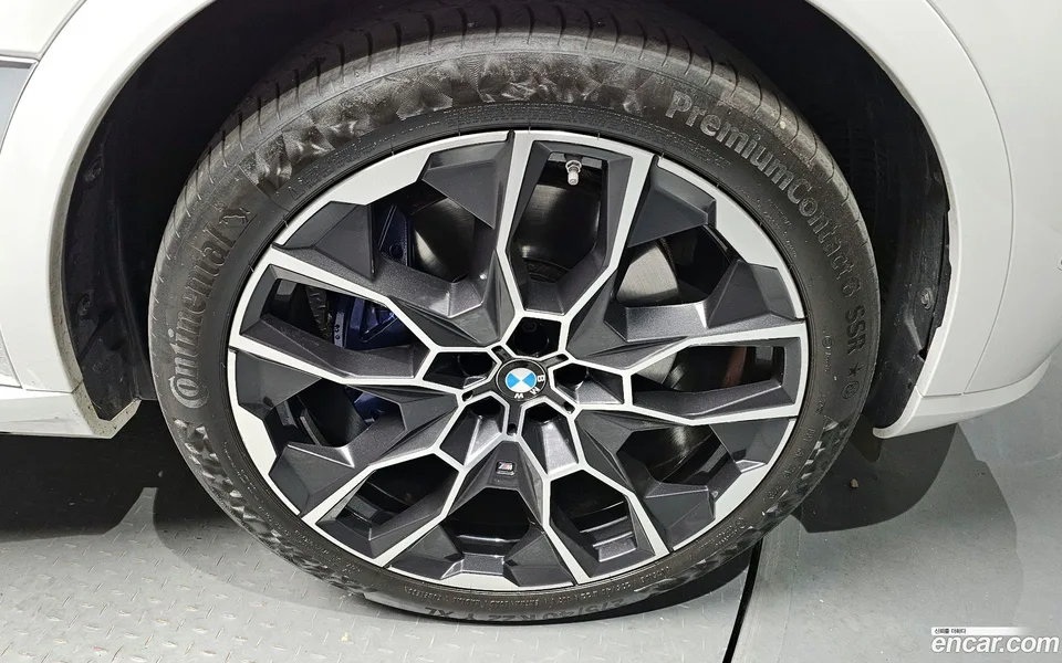 BMW X7 xDrive 40i M 6 2023 — миниатюра 5