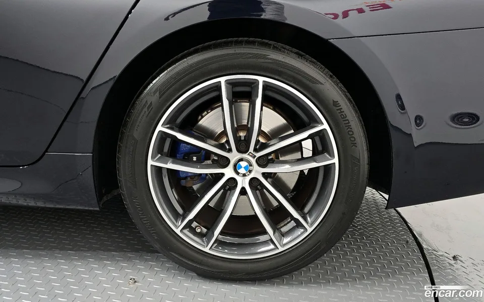 BMW 5 Series 520i M 2022 — миниатюра 5