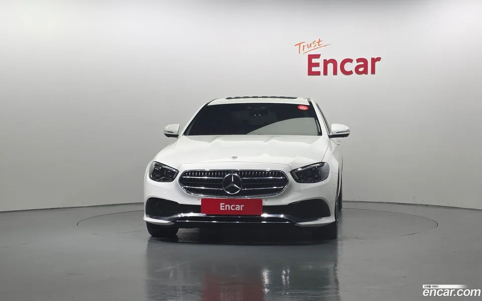 Mercedes-Benz E-Class E350 4MATIC 2022 — миниатюра 3