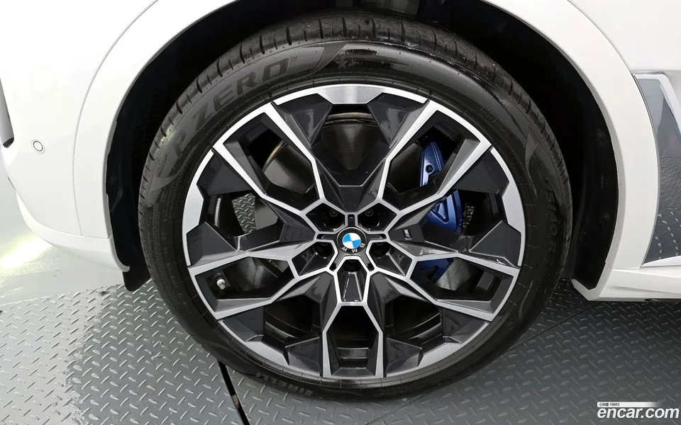 BMW X7 xDrive 40i M 6 2024 — миниатюра 5