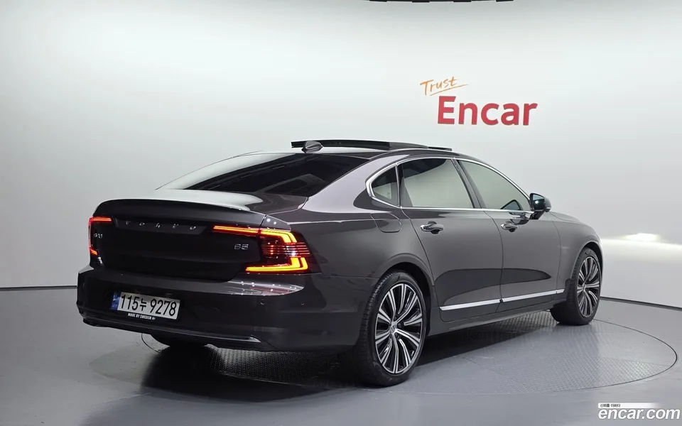 Volvo S90 B5 2022 — миниатюра 2