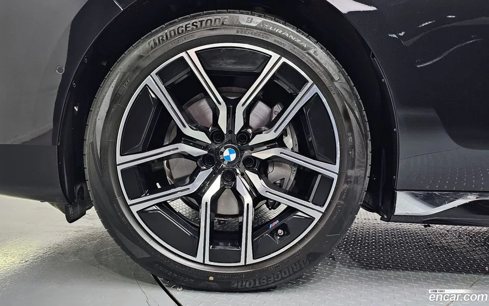 BMW 7 Series 740d xDrive M 2025 — миниатюра 5