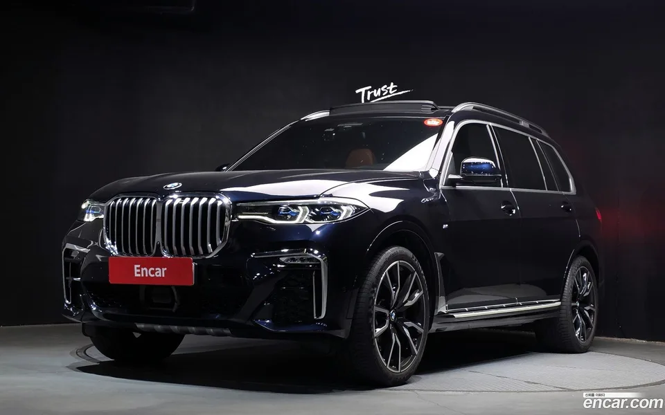 BMW X7 xDrive 40i M 6 2022 — фото 1, купить с доставкой в Москву