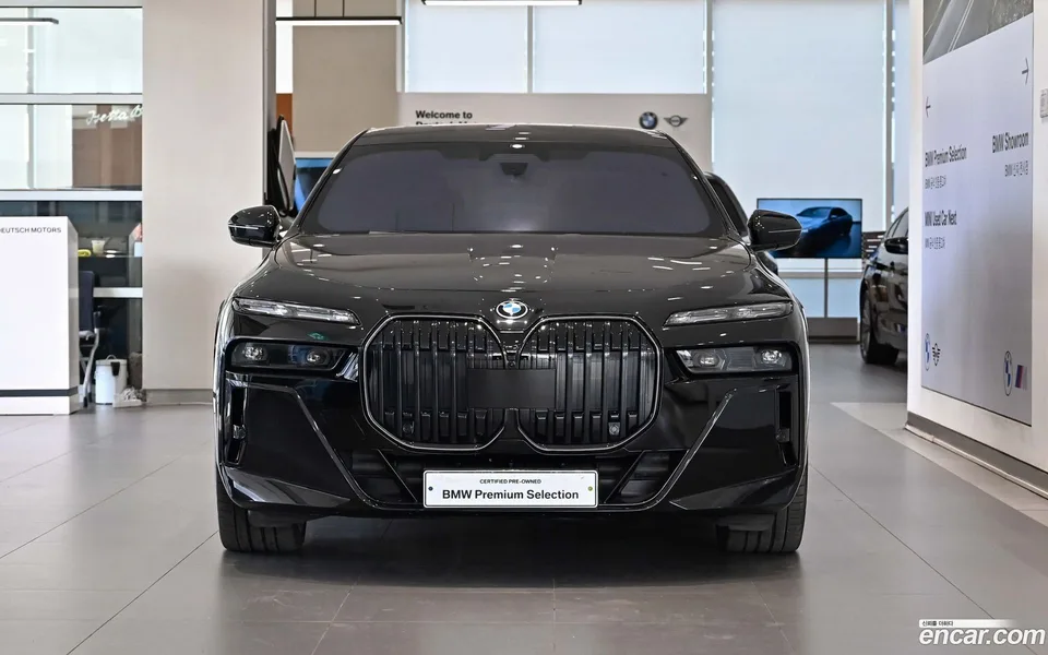 BMW 7 Series 750e xDrive M 2024 — миниатюра 3