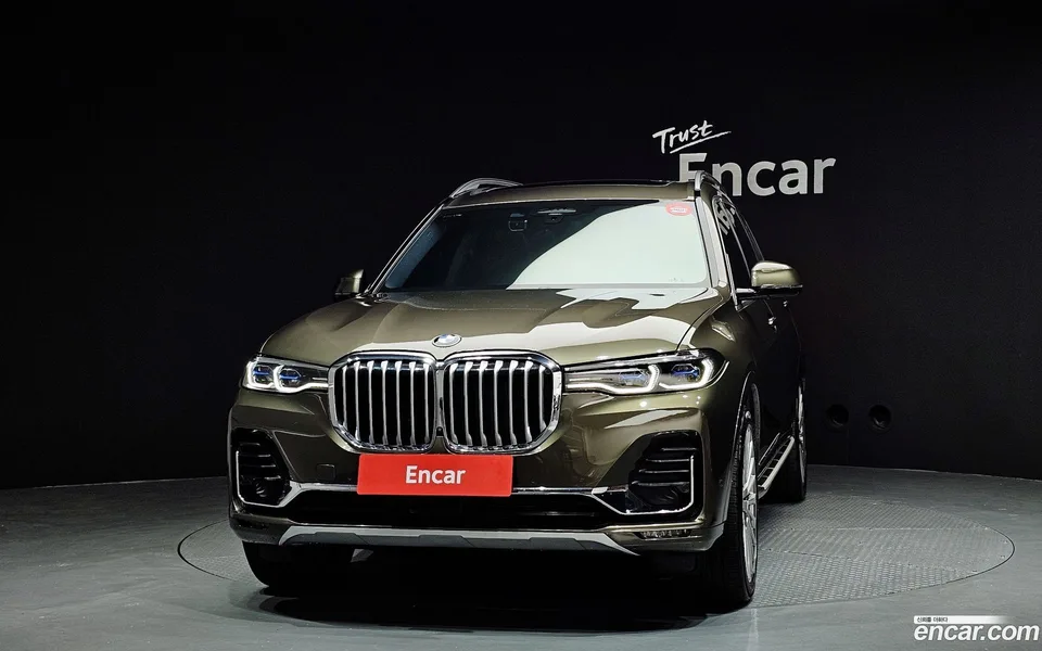 BMW X7 xDrive 40i 7 2022 — миниатюра 3