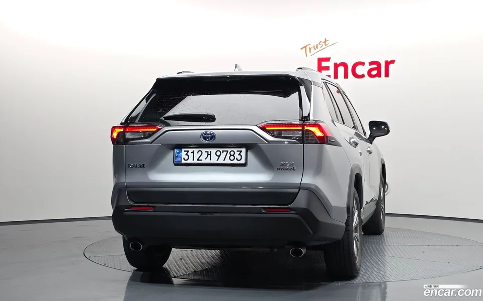 Toyota RAV4 2.5 2WD 2022 — миниатюра 4