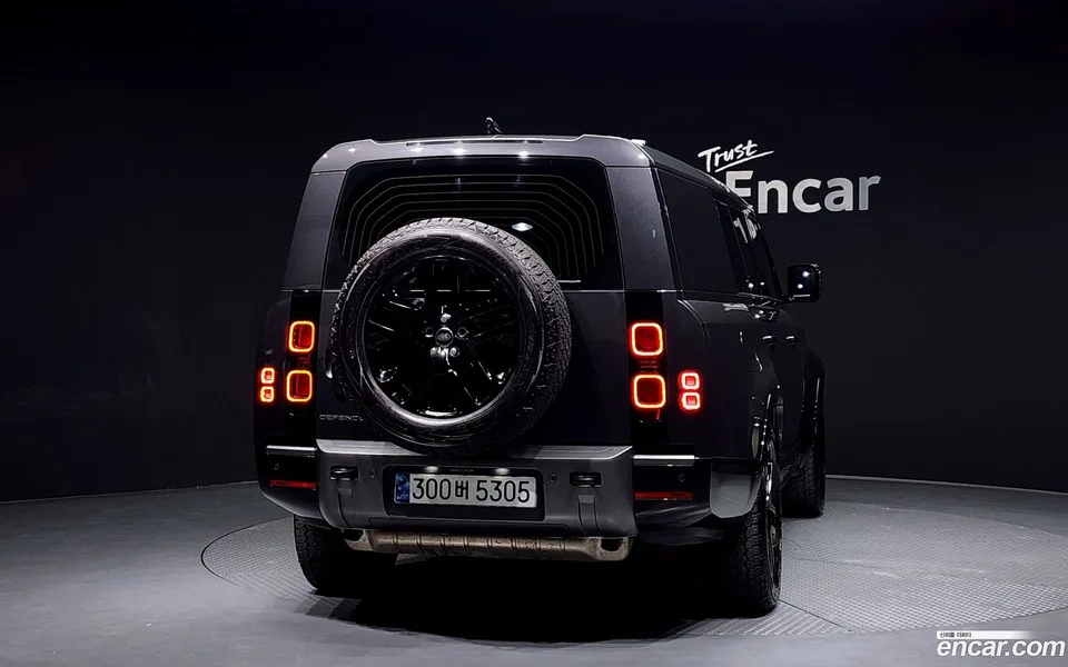 Land Rover Defender 130 P400 2024 — миниатюра 4