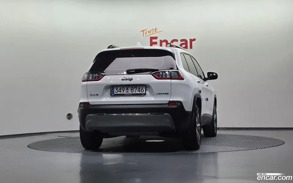Jeep Cherokee 2.4 AWD 2022 — миниатюра 4