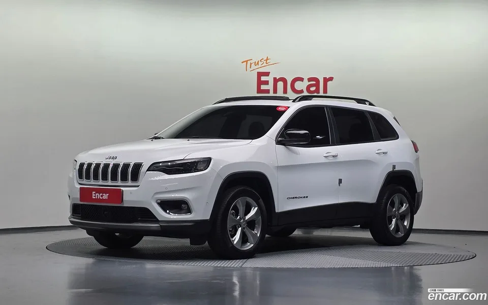 Jeep Cherokee 2.4 AWD 2022 — фото 1, купить с доставкой в Москву