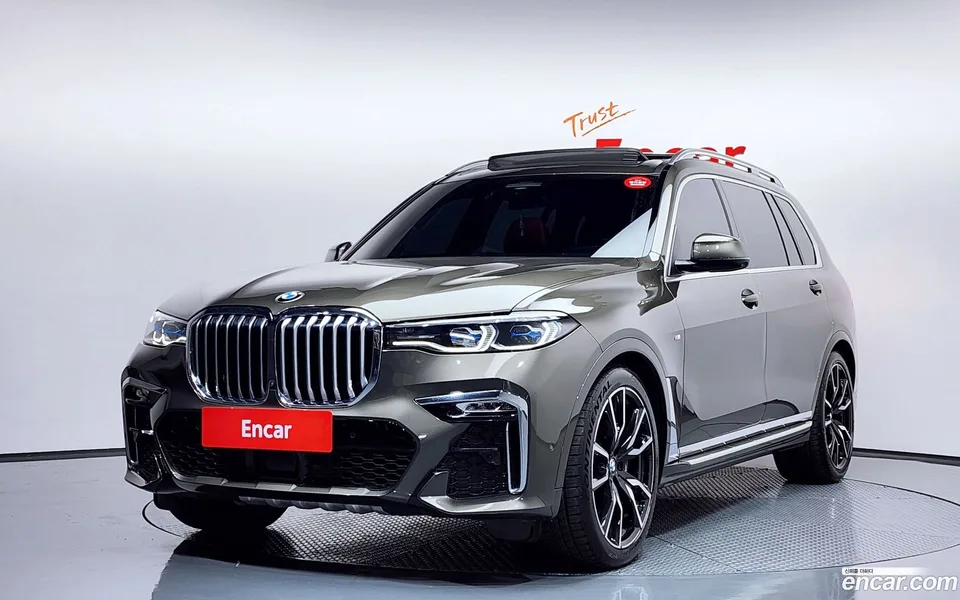 BMW X7 xDrive 40i M 6 2022 — фото 1, купить с доставкой в Москву