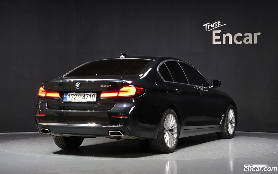BMW 5 Series 520i 2022 — миниатюра 2