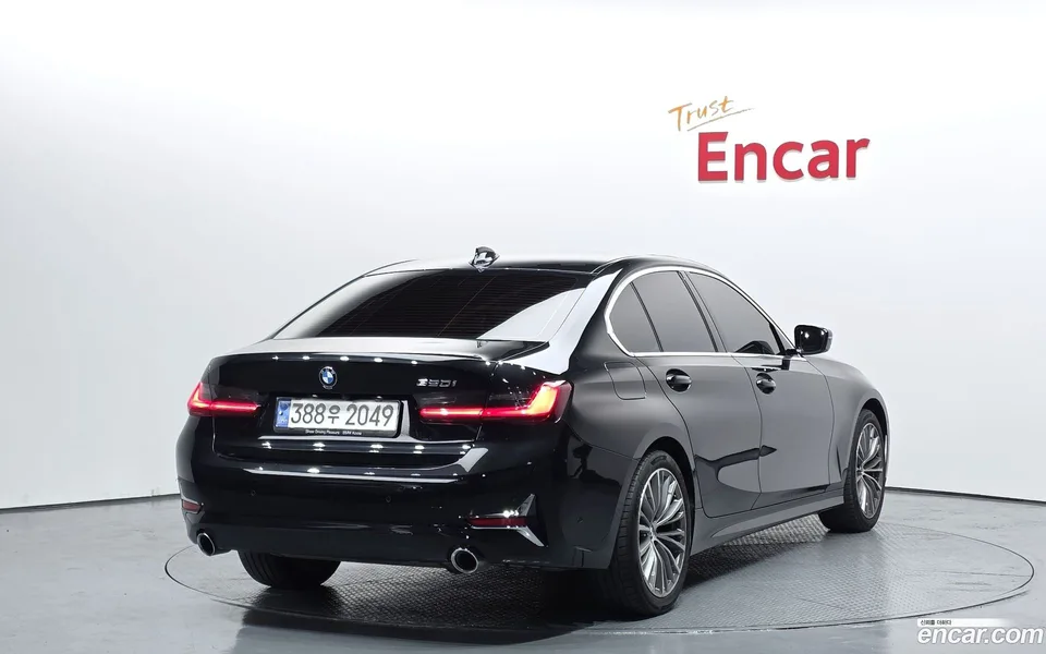 BMW 3 Series 320i 2022 — миниатюра 2