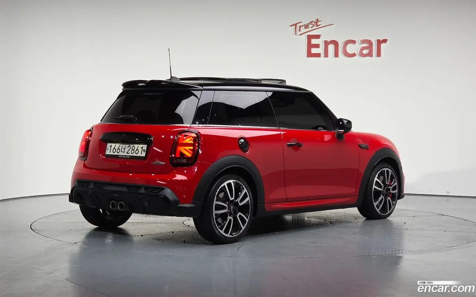 MINI Cooper S JCW 2023 — миниатюра 2