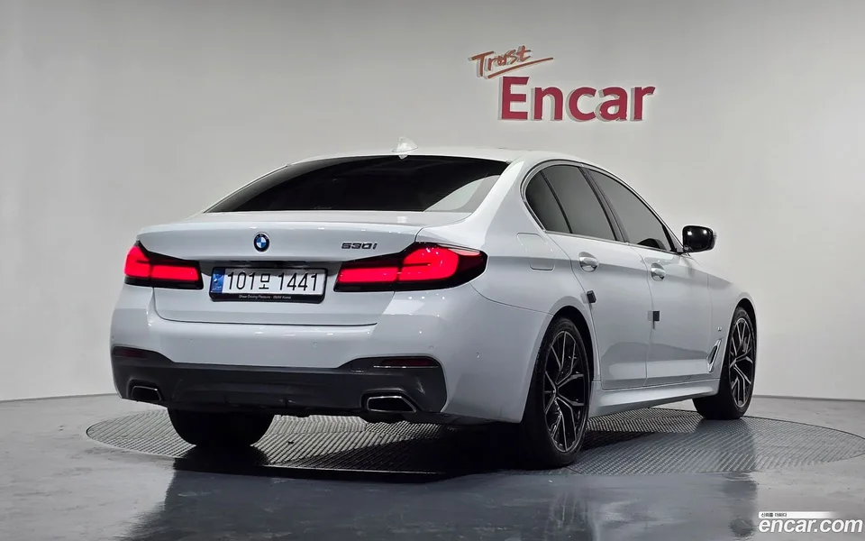 BMW 5 Series 530i M 2022 — миниатюра 2