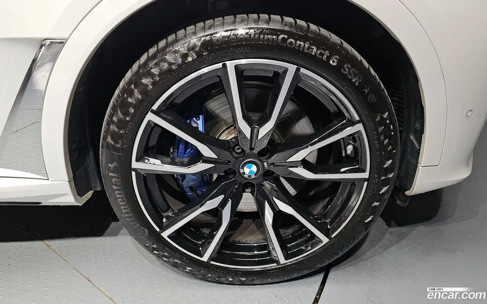 BMW X7 xDrive 40i M 6 2022 — миниатюра 5