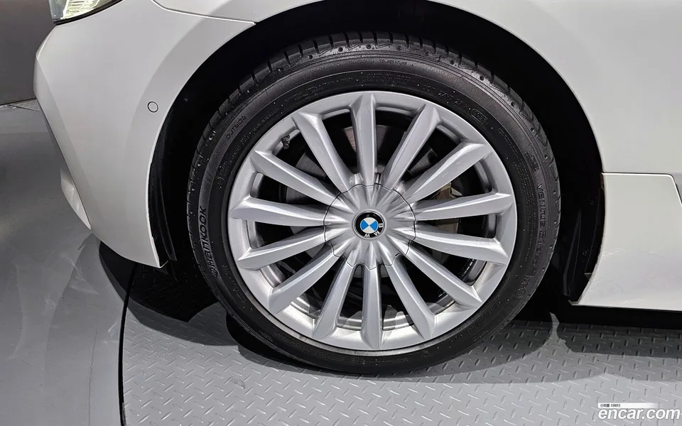 BMW 6 Series GT 630i xDrive 2024 — миниатюра 5