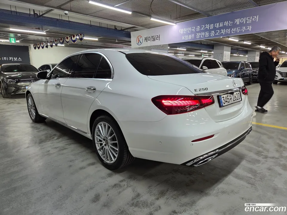 Mercedes-Benz E-Class E250 2023 — миниатюра 3