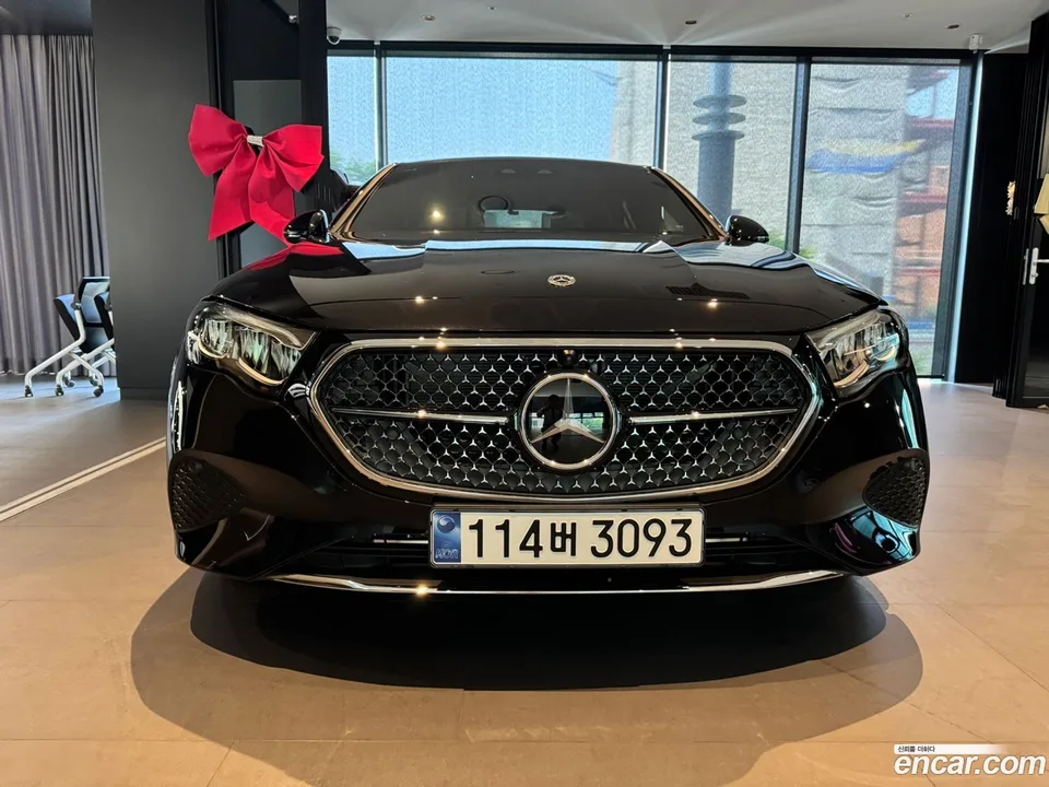 Mercedes-Benz E-Class E200 2025 — миниатюра 2
