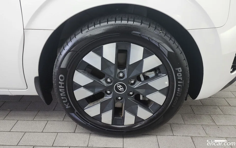 Hyundai Staria 2WD () 2022 — миниатюра 5