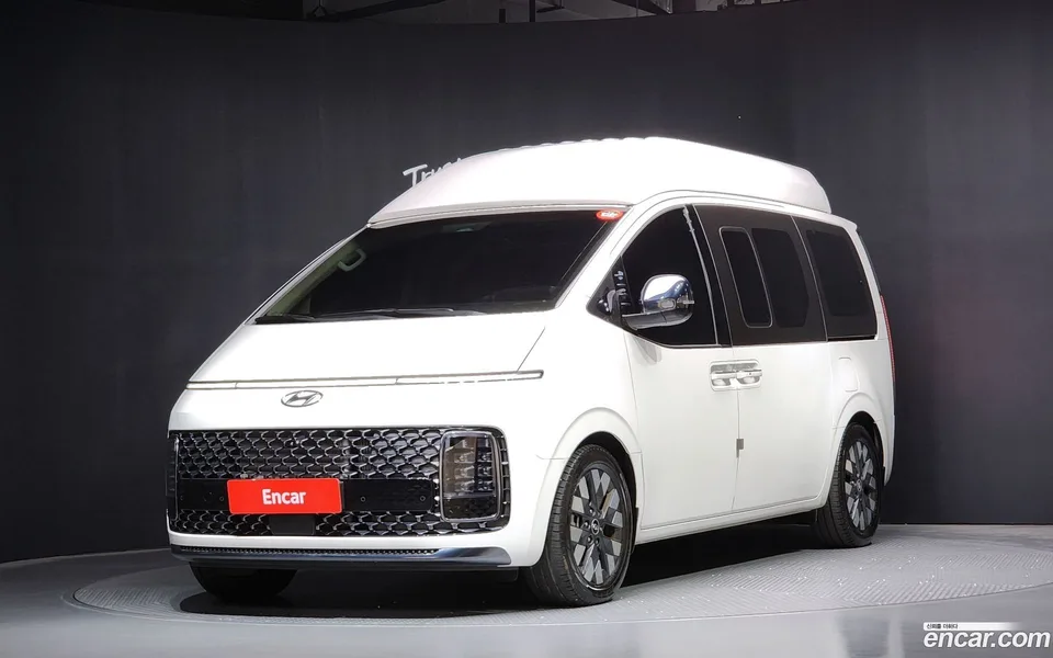 Hyundai Staria 2WD () 2022 — фото 1, купить с доставкой в Москву