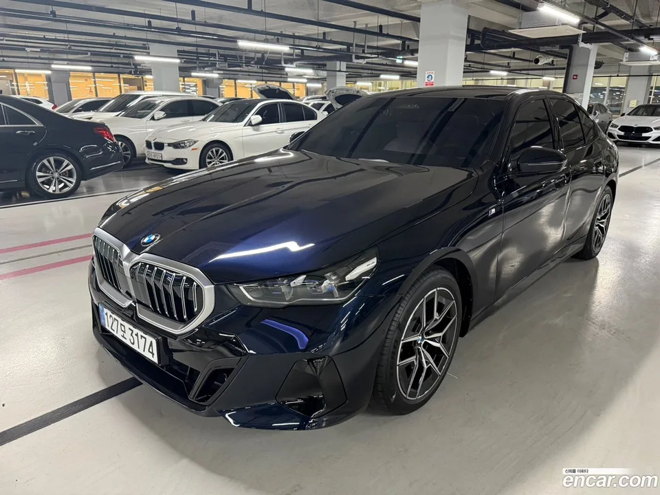 BMW 5 Series 520i M 2025 — миниатюра 3