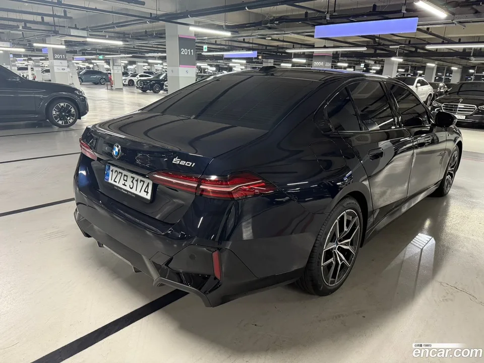 BMW 5 Series 520i M 2025 — миниатюра 5