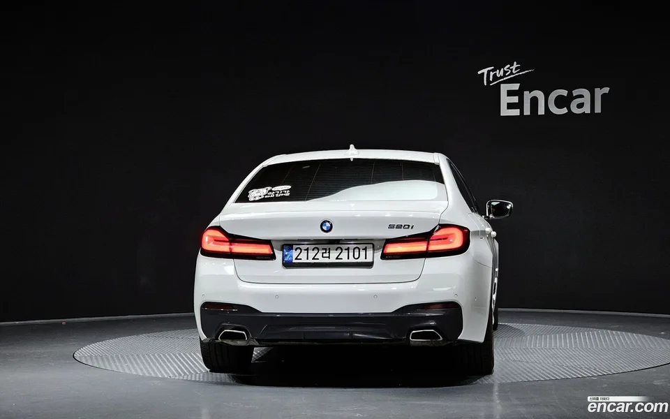 BMW 5 Series 520i M 2022 — миниатюра 4