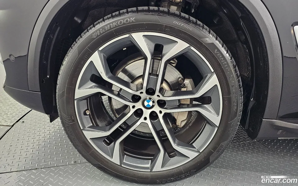 BMW X5 xDrive 40i xLine 2023 — миниатюра 5