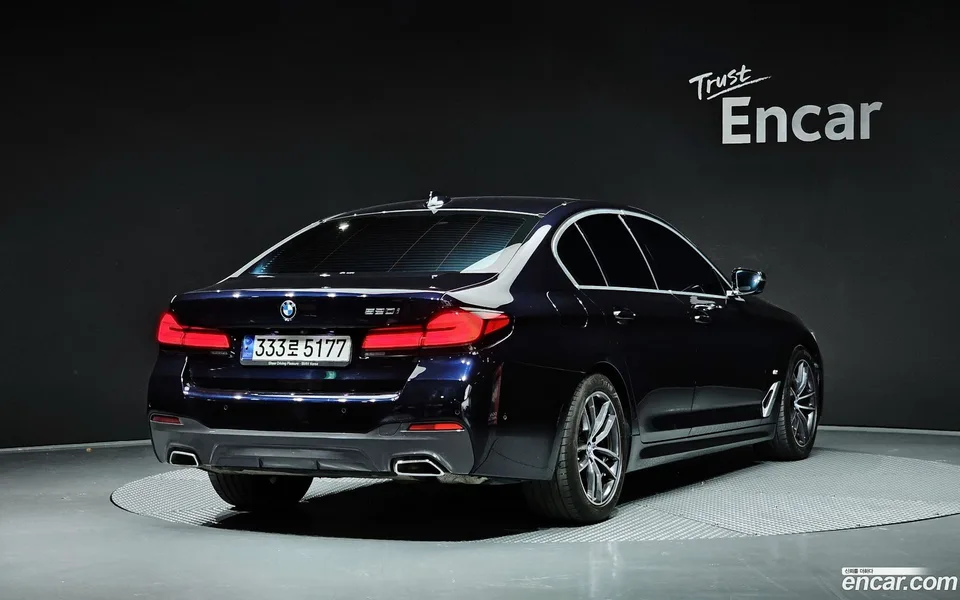 BMW 5 Series 520i M 2023 — миниатюра 2