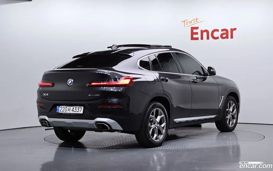 BMW X4 xDrive20i xLine 2023 — миниатюра 2