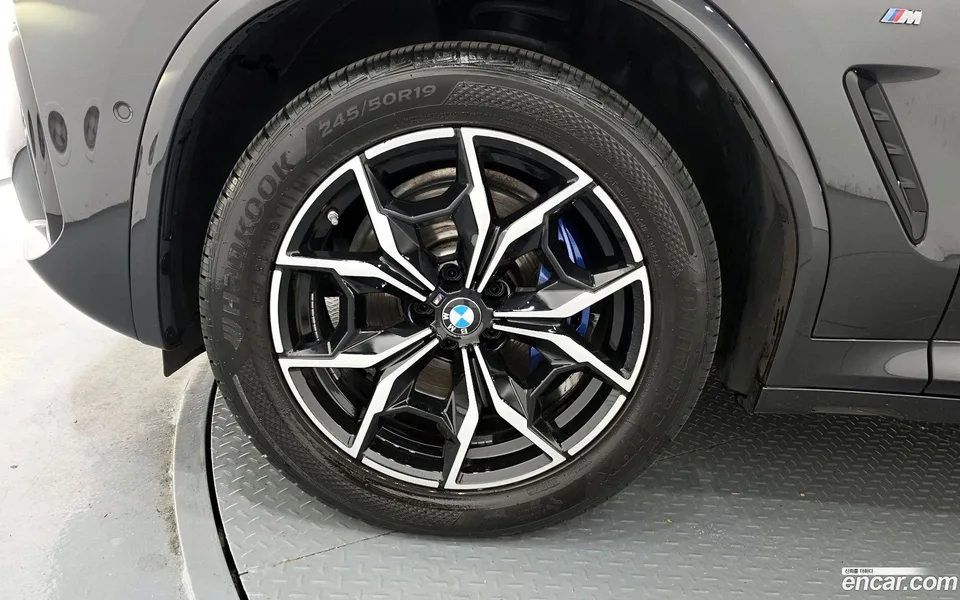 BMW X4 xDrive20i M 2023 — миниатюра 5