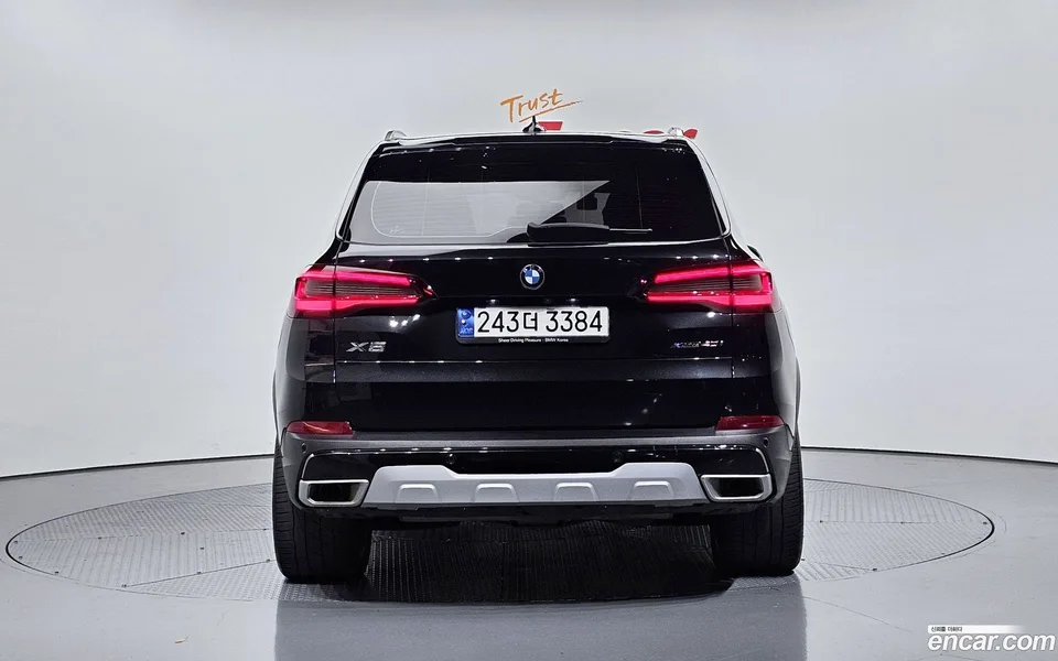 BMW X5 xDrive 40i xLine 2023 — миниатюра 4
