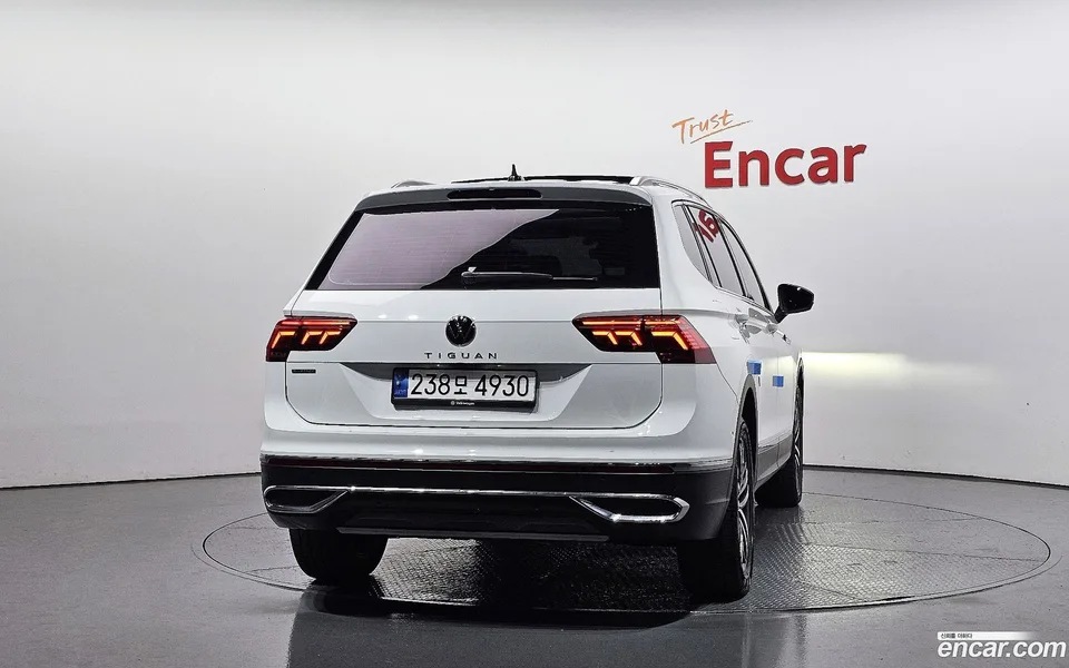 Volkswagen Tiguan Allspace 2.0 TSI 2022 — миниатюра 4