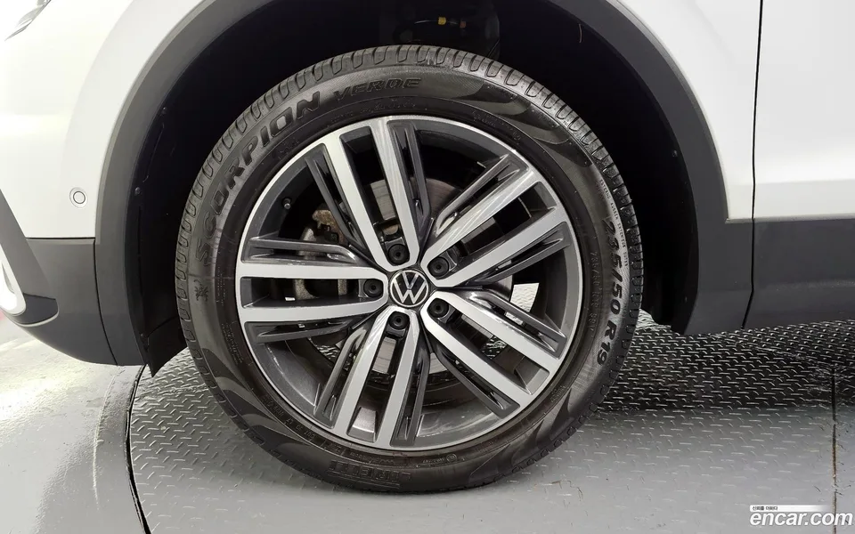 Volkswagen Tiguan Allspace 2.0 TSI 2022 — миниатюра 5