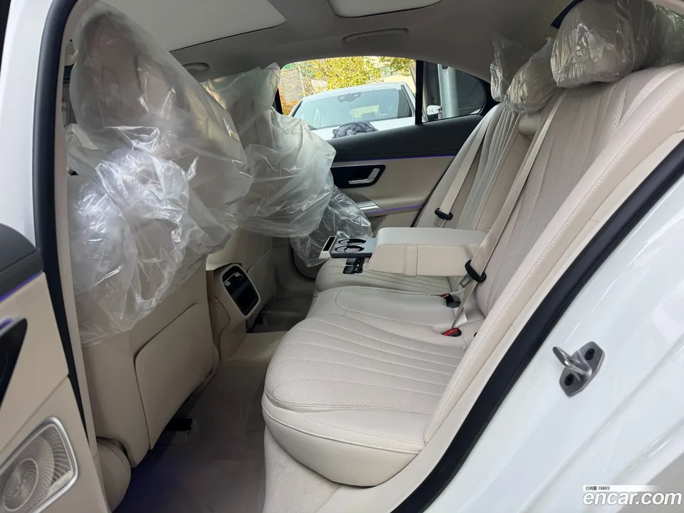Mercedes-Benz E-Class E300 4MATIC 2025 — миниатюра 5