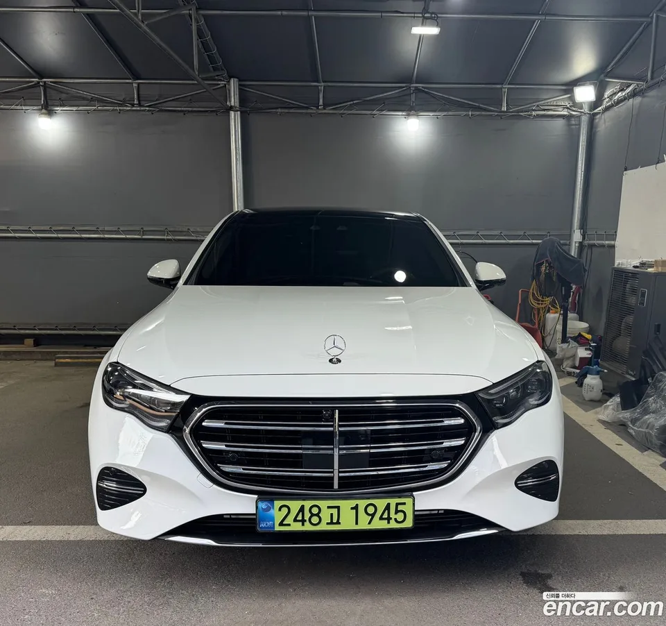 Mercedes-Benz E-Class E300 4MATIC 2025 — фото 1, купить с доставкой в Москву