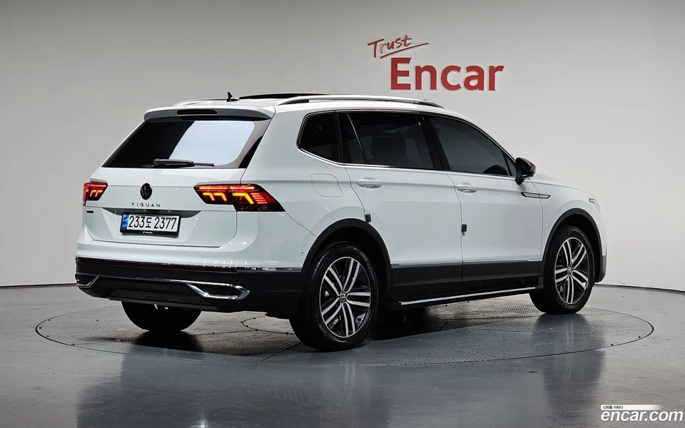 Volkswagen Tiguan Allspace 2.0 TSI 2022 — миниатюра 2