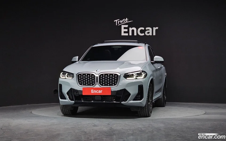 BMW X4 xDrive20i M 2023 — миниатюра 3