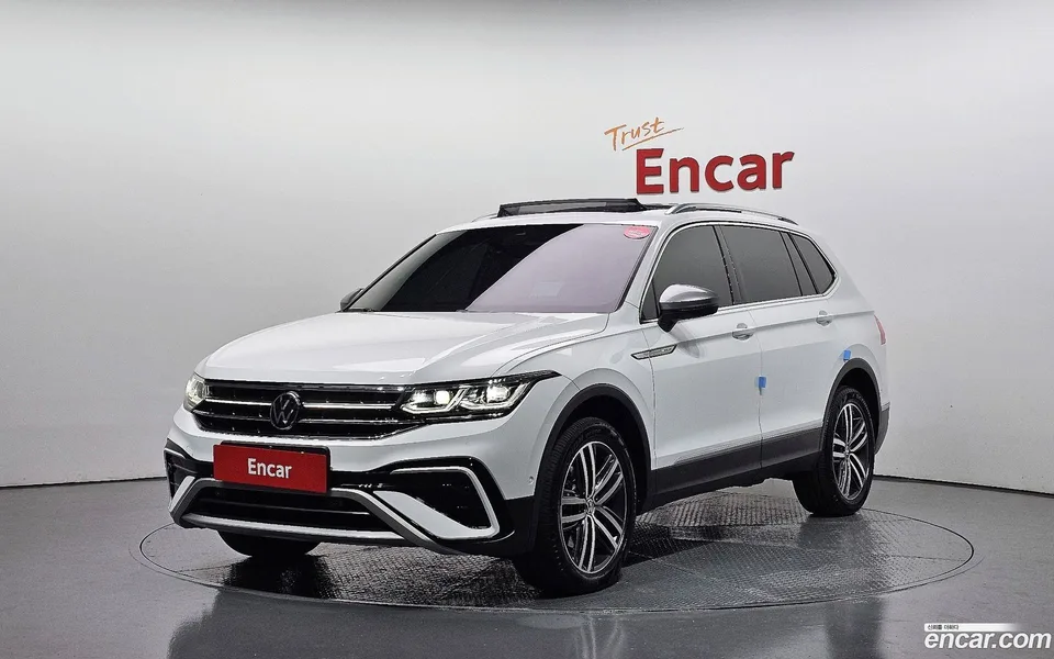 Volkswagen Tiguan Allspace 2.0 TSI 2022 — фото 1, купить с доставкой в Москву