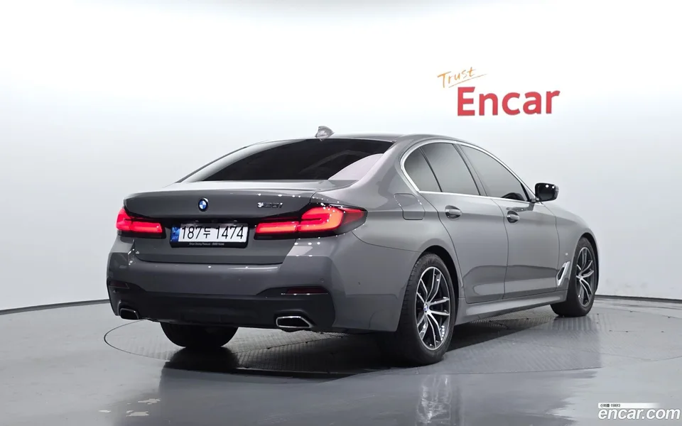 BMW 5 Series 520i M 2022 — миниатюра 2