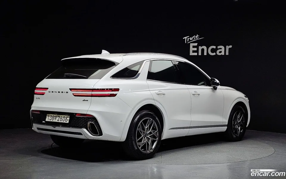 Genesis GV70 2.5T AWD 2022 — миниатюра 2