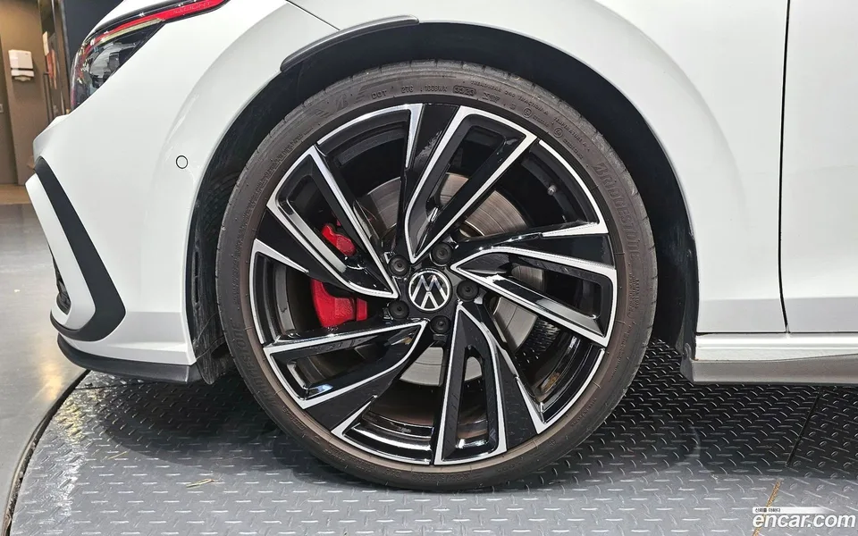 Volkswagen Golf 2.0 GTI 2024 — миниатюра 4
