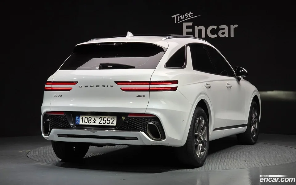 Genesis GV70 2.5T AWD 2022 — миниатюра 2