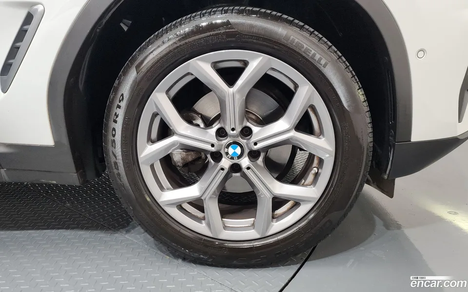 BMW X4 xDrive20i xLine 2022 — миниатюра 5